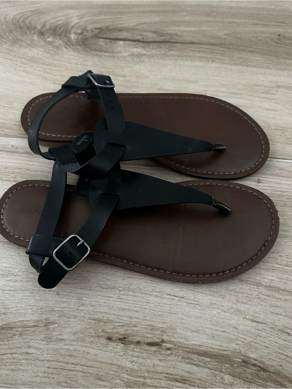 Universal Thread Women’s Sandals, size 8